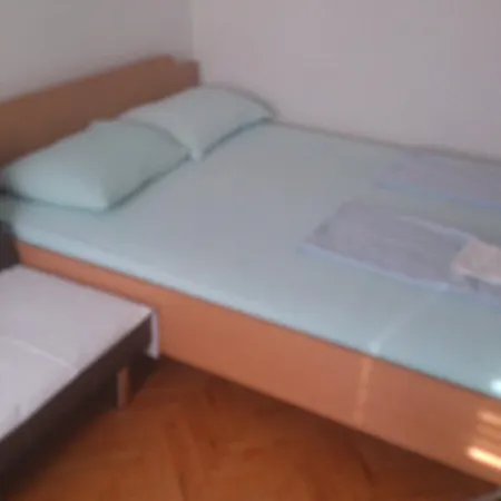 Brig Apartment *